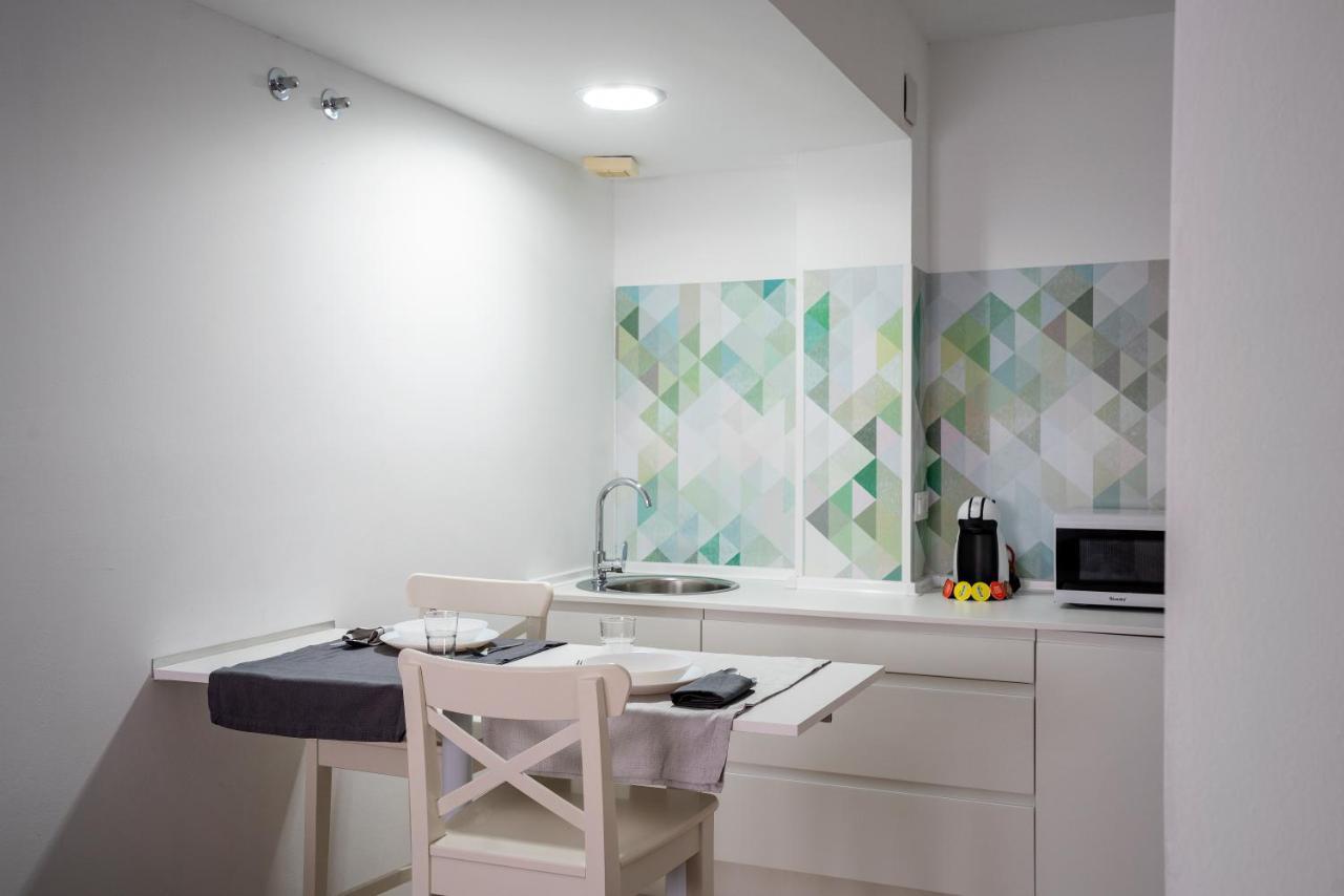 Hostal Plaza De Italia Caces エクステリア 写真
