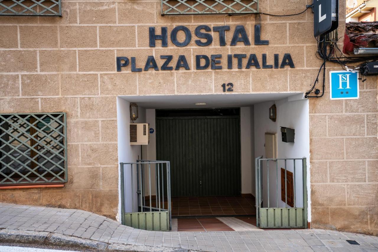 Hostal Plaza De Italia Caces エクステリア 写真