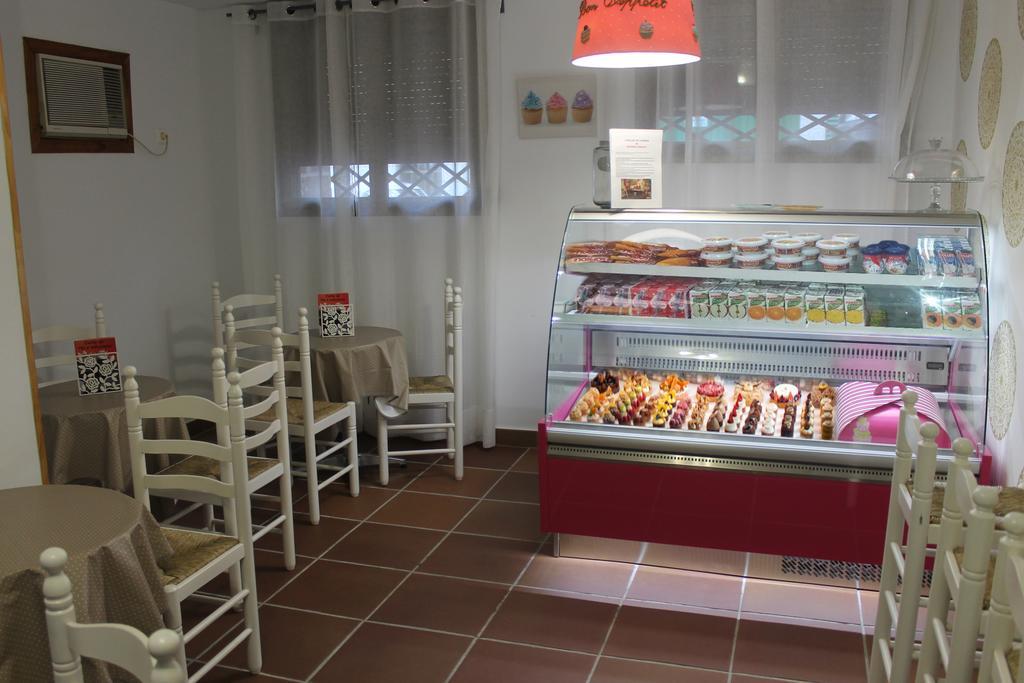 Hostal Plaza De Italia Caces エクステリア 写真