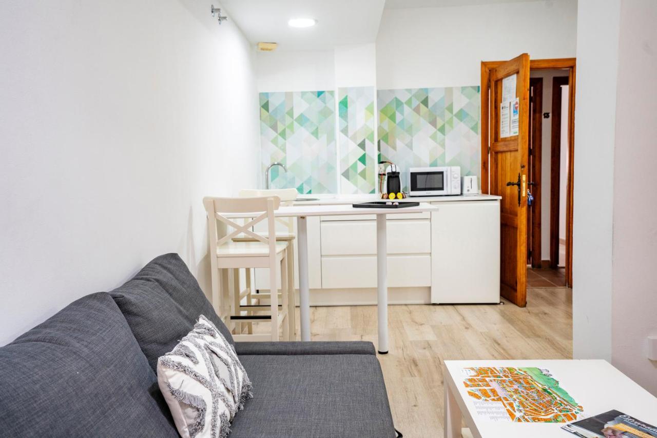 Hostal Plaza De Italia Caces エクステリア 写真