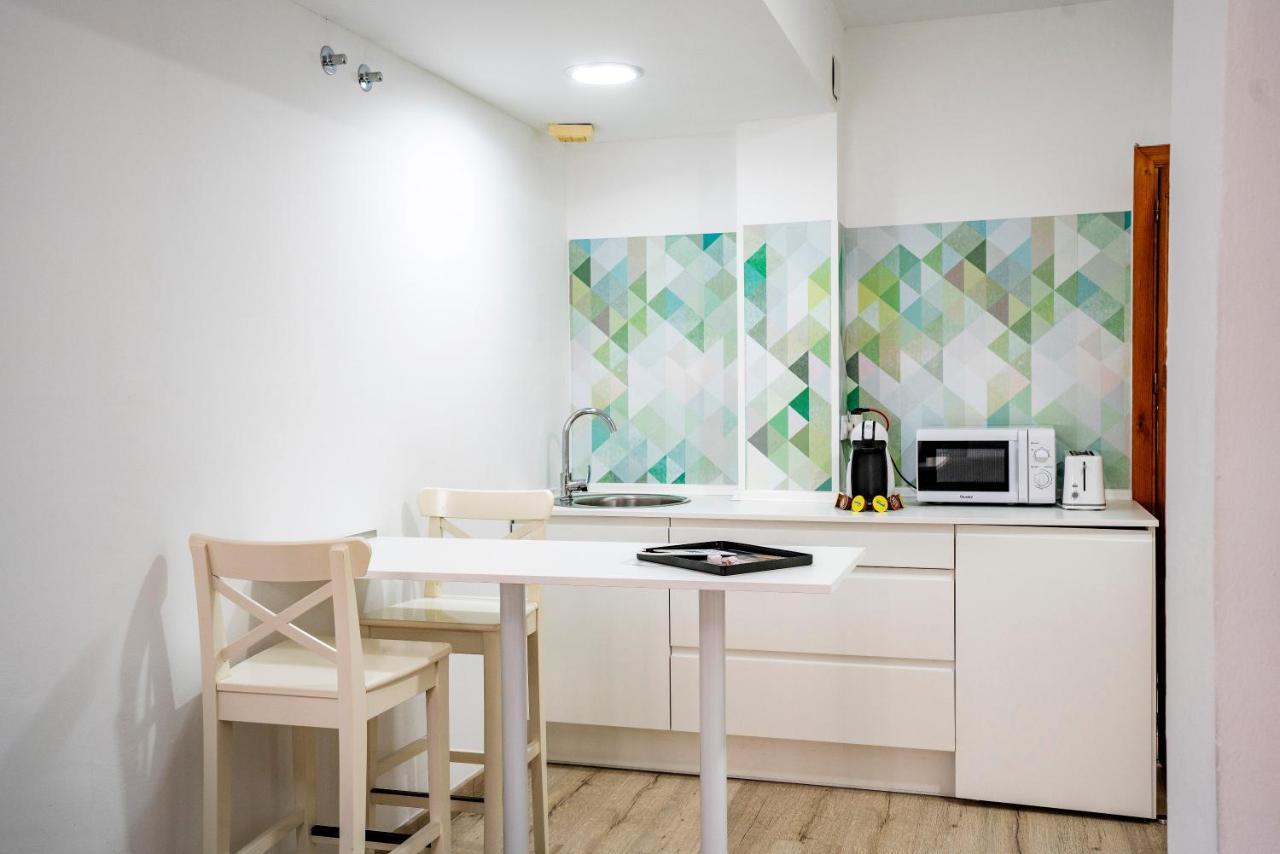 Hostal Plaza De Italia Caces エクステリア 写真